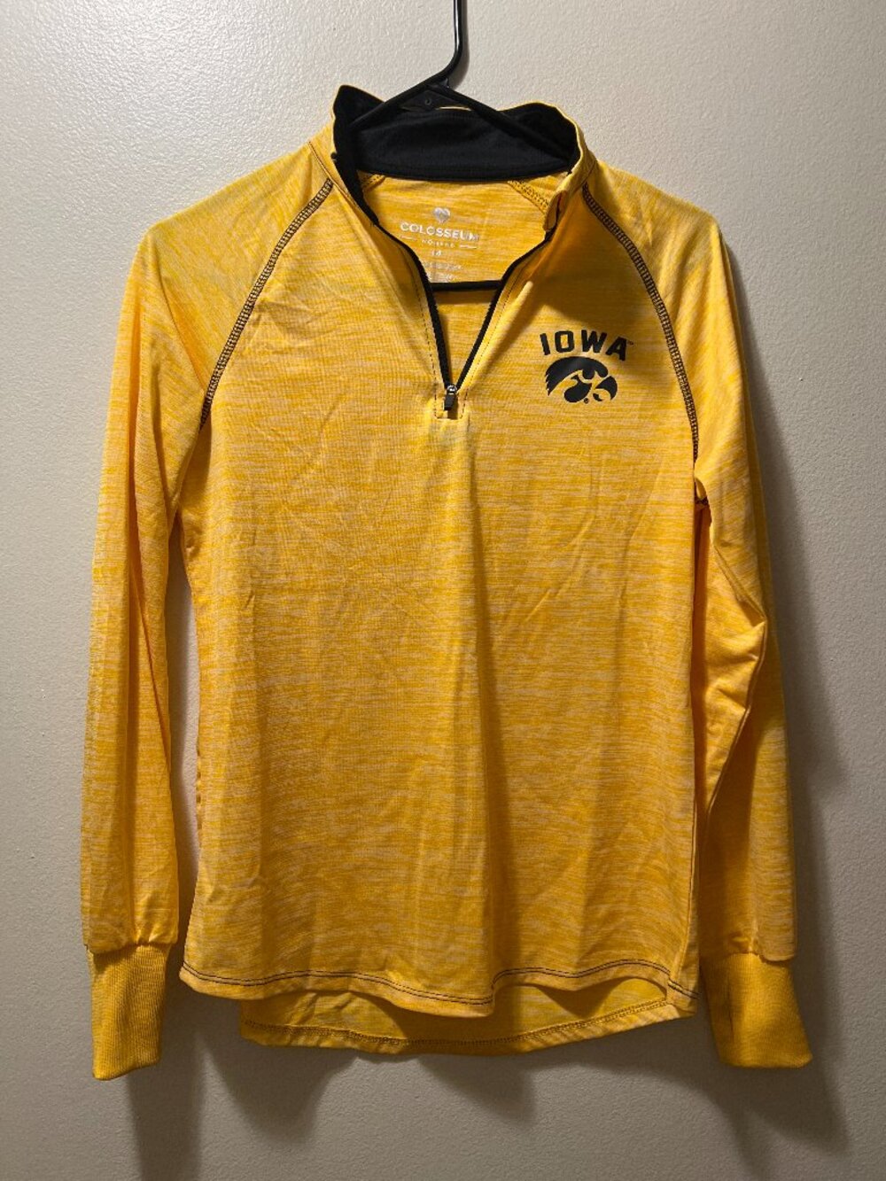 Colosseum Iowa Hawkeyes Half Zip Long Sleeve